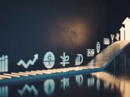 Konceptualus 3D apšviesto, aukštyn slopinimo kelio pateikimas, simbolizuojantis mokymosi kelionę investuoti. Kelyje abstrakčios, subtilios piktogramos atspindi įvairias investavimo galimybes, tokias kaip kylančios akcijų grafikai, skaitmeninės valiutos simboliai ir stabilūs fondo blokai. Kelias baigiasi ryškiu, abstrakčiu finansinio augimo ir galimybių simboliu. Minimalistinis dizainas, švarus fonas, ryškus vėsių ir šiltų spalvų paletė, kino apšvietimas, oktaninis vaizdas, 8K, aukšta detalė, aštrus dėmesys, profesionali fotografija